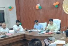 बलिया में राजस्व वसूली पर डीएम की सख्ती : पिछड़ने वाले विभागों को चेतावनी, हर हाल में लक्ष्य पूरा करने के निर्देश