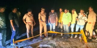 चेन स्नैचिंग कर भाग रहे बदमाशों और पुलिस के बीच मुठभेड़, दो के पैर में लगी गोली, तीसरे ने किया आत्मसमर्पण