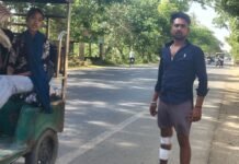 मुरादाबाद हाईवे पर दर्दनाक हादसा : बाइक सवार को कार ने मारी टक्कर, दो वाहन भी आपस में भिड़े