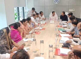 नगर निगम कार्यकारिणी की 13वीं बैठक संपन्न, कई महत्वपूर्ण प्रस्तावों को मिली मंजूरी, महापौर डॉ. मंगलेश श्रीवास्तव की अध्यक्षता में सीनियर सिटीजन सेंटर की नियमावली समेत विभिन्न मुद्दों पर निर्णय