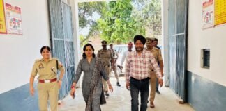 होमगार्ड भर्ती परीक्षा को लेकर सख्ती: डीएम-एसपी ने केंद्रों का किया औचक निरीक्षण, 19 केंद्रों पर 42 हजार से अधिक अभ्यर्थी देंगे परीक्षा