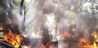 कंपिल सीएचसी परिसर में खड़ी एम्बुलेंस में भीषण आग, मची अफरा-तफरी