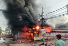 लखनऊ : मड़ियांव के एलजी गोदाम में भीषण आग, इलेक्ट्रॉनिक सामान जलकर राख