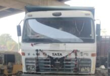 राया में खनन की सूचना पर प्रशासन की कार्रवाई, अवैध मिट्टी से भरा डंपर सीज; माफिया फरार