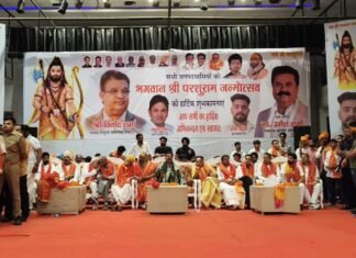 सहारनपुर में भगवान परशुराम जन्मोत्सव पर निकली भव्य शोभायात्रा, AAP सांसदों पर जांच का दबाव?’—उमेश शर्मा का बयान, शोभायात्रा में कांग्रेस ने बरसाए फूल