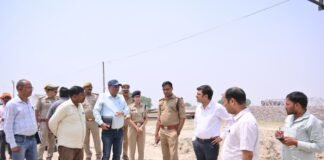 संजय सेतु मरम्मत के बीच डीएम-एसपी ने पीपा पुल का किया निरीक्षण, यातायात, सुरक्षा व प्रकाश व्यवस्था को लेकर दिए सख्त निर्देश