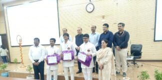लखनऊ में आयोजित बायोकैमिस्ट्री क्विज़ में एम्स गोरखपुर के छात्रों ने हासिल किया प्रथम स्थान