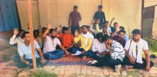 धानापुर में बिजली संकट पर फूटा ग्रामीणों का गुस्सा, पावर हाउस पर धरना; पांच सूत्रीय मांगों को लेकर प्रदर्शन