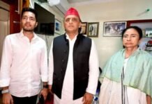 ‘दीदी आप हारी नहीं हैं…’, कोलकाता में ममता बनर्जी से मिले अखिलेश यादव, अभिषेक को भी लगाया गले