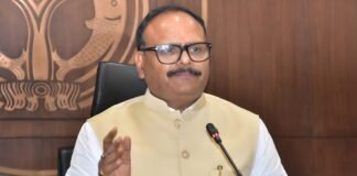 अवैध वसूली, गलत रिपोर्टिंग और गैरहाजिरी…यूपी स्वास्थ्य विभाग में बड़ा एक्शन, 5 डॉक्टर बर्खास्त, कई अधिकारियों पर भी गिरी गाज