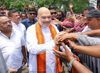 अमित शाह पहुंचे कोलकाता, आज होगा नए सीएम का ऐलान, बोले – मैं बंगालवासियों को नमन करता हूं