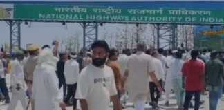 सहारनपुर: टोल कर्मियों की मनमानी के खिलाफ सड़क पर उतरे विधायक, ग्रामीणों संग किया जोरदार प्रदर्शन