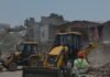 UP: अतिक्रमण के खिलाफ फिर गरजा बुलडोजर, स्टेशन के सामने ध्वस्तीकरण