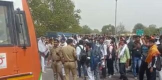 SSC GD पेपर लीक पर हंगामा! कानपुर में सड़क पर उतरे अभ्यर्थी, पुलिस से हुई तीखी बहस