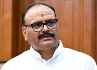 बाल-बाल बचे डिप्टी CM ब्रजेश पाठक! एयरपोर्ट पर विमान का इंजन फेल