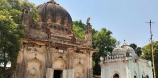 UP: बकरीद से पहले लखनऊ के कसमंडी में बढ़ा विवाद, प्रशासन ने नमाज पर लगाई रोक
