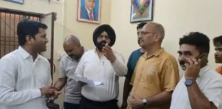 रायबरेली में अघोषित बिजली कटौती से भड़के हरचंदपुर के व्यापारी, SDO को सौंपा ज्ञापन, आंदोलन की दी चेतावनी