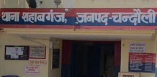 साइड देने को लेकर सड़क पर संग्राम! चंदौली में मामूली कहासुनी बनी हिंसक झड़प, पेट्रोल पंप पर चालक को घेरकर पीटा