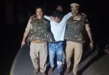 मंगलसूत्र लूटने वाले बदमाशों से पुलिस की मुठभेड़: दिनदहाड़े महिला से लूट के बाद पुलिस पर की फायरिंग, दोनों आरोपी गिरफ्तार