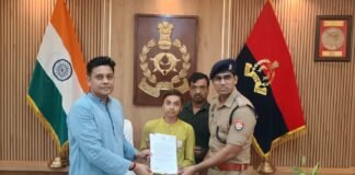 बहादुर बिटिया के साहस से लुटेरे गिरफ्तार, एसएसपी ने किया सम्मानित