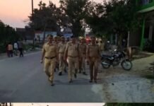 कंपिल थाने को मिला बड़ा पुलिस बल : 38 नए आरक्षियों की तैनाती, सड़कों पर उतरी पुलिस टीम ने किया फ्लैग मार्च