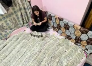लव मैरिज के बाद पति-पत्नी में विवाद, टंकी पर चढ़कर मांगा मुकदमा वापस