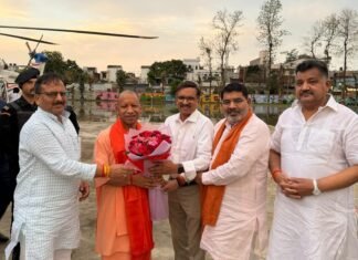 पश्चिम बंगाल विधानसभा चुनाव में भाजपा की ऐतिहासिक जीत पर गोरखपुर में सीएम योगी का हुआ भव्य स्वागत