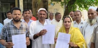 कोरी माजरा में सड़क चौड़ीकरण का विरोध, निर्माण कार्य पर रोक लगाने और मुआवजे की मांग को लेकर सौंपा ज्ञापन