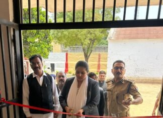 फतेहगढ़ जेलों में शुरू हुई ‘लीगल हेल्प डेस्क’, बंदियों के परिजनों को मिलेगी मुफ्त कानूनी सहायता