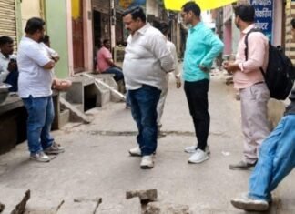 नई सड़क तोड़े जाने पर बवाल : भईयन मिश्रा ने पालिका पर लगाए भ्रष्टाचार के आरोप, सीएम योगी आदित्यनाथ से शिकायत की चेतावनी