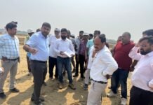 गोरखपुर में अंतरराष्ट्रीय क्रिकेट स्टेडियम का निरीक्षण, डीएम ने दिए सख्त निर्देश