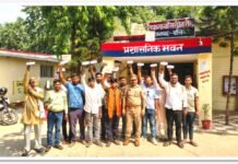 बांसडीह रोड पुलिस ने बिखेरी मुस्कान: बरामद किए गुम हुए 23 मोबाइल फोन, जिनकी कीमत लाखो में