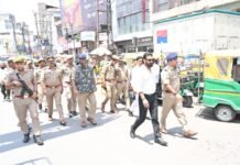 सहारनपुर में त्योहारों को लेकर हाई अलर्ट, DM-SSP ने किया फ्लैग मार्च; लोगों से शांति बनाए रखने की अपील