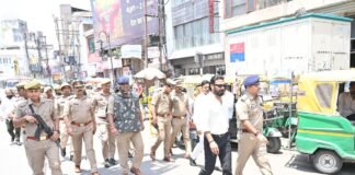 सहारनपुर में त्योहारों को लेकर हाई अलर्ट, DM-SSP ने किया फ्लैग मार्च; लोगों से शांति बनाए रखने की अपील