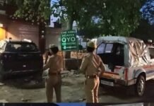आवास विकास के OYO होटल पर पुलिस का छापा, रिकॉर्ड में भारी गड़बड़ी उजागर; कई लोकल कपल मिले, बिना पूरी आईडी एंट्री के दिए जा रहे थे कमरे, रजिस्टर सील