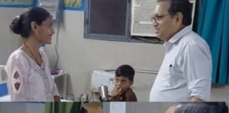 लोहिया अस्पताल में CMO का औचक निरीक्षण, ड्यूटी से गायब मिली स्टाफ नर्स; अव्यवस्थाओं पर क्वालिटी मैनेजर का वेतन रोका
