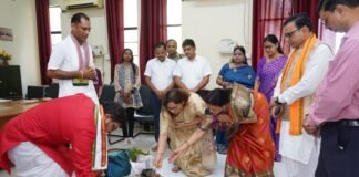 संस्कृत विभाग में पी.जी. डिप्लोमा पाठ्यक्रम के अंतर्गत रुद्राभिषेक का आयोजन