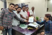 कायमगंज मंडी अग्निकांड में बड़ा खुलासा: सुरक्षा इंतजामों की पोल खुली, 32 लाख की तबाही के बाद व्यापारियों ने CM से मांगा मुआवजा