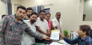 कायमगंज मंडी अग्निकांड में बड़ा खुलासा: सुरक्षा इंतजामों की पोल खुली, 32 लाख की तबाही के बाद व्यापारियों ने CM से मांगा मुआवजा