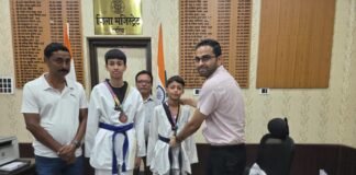 जिलाधिकारी ने राष्ट्रीय ताइक्वांडो प्रतियोगिता में पदक विजेता खिलाड़ियों को किया सम्मानित
