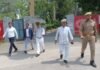 गोंडा में ईंधन बचत को लेकर न्यायपालिका की अनोखी पहल, कोर्ट जाने के लिए पैदल ही निकल गए जज