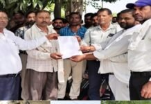 कायमगंज में बिजली संविदा कर्मियों का फूटा गुस्सा: वेतन न मिलने पर हड़ताल की चेतावनी, अडाणी कंपनी पर गंभीर आरोप