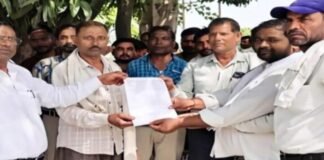 कायमगंज में बिजली संविदा कर्मियों का फूटा गुस्सा: वेतन न मिलने पर हड़ताल की चेतावनी, अडाणी कंपनी पर गंभीर आरोप