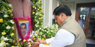लखनऊ पहुंचे मध्य प्रदेश के मुख्यमंत्री डॉ. मोहन यादव, अपर्णा यादव के आवास पर जताई शोक संवेदना