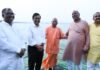 सीएम योगी ने रामगढ़ताल में की क्रूज की सवारी, लहरों पर भ्रमण करने के साथ ताल की साफ सफाई का लिया जायजा