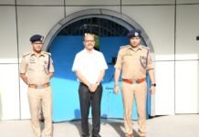 डीएम उमेश मिश्रा और एसएसपी संजय कुमार वर्मा ने जिला कारागार का किया अचानक निरीक्षण, बैरक से लेकर सुरक्षा व्यवस्था तक जांची