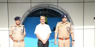 डीएम उमेश मिश्रा और एसएसपी संजय कुमार वर्मा ने जिला कारागार का किया अचानक निरीक्षण, बैरक से लेकर सुरक्षा व्यवस्था तक जांची