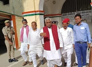गोरखपुर जेल में सपा नेता श्याम यादव को तन्हाई बैरक में रखने पर सियासी हलचल, अखिलेश ने जताई नाराजगी