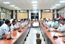 सीतापुर में कलेक्ट्रेट सभागार में पीस कमेटी की बैठक, बकरीद पर्व शांतिपूर्ण ढंग से मनाने की अपील