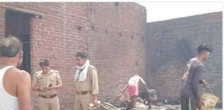 फर्रुखाबाद में दर्दनाक हादसा : झोपड़ी में लगी आग से ढाई साल की मासूम जिंदा जली, बचाने में दादी गंभीर रूप से झुलसीं